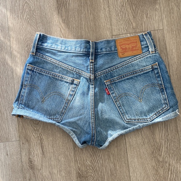 Levi’s 501 High Waisted Shorts Size 25 - Picture 2 of 4